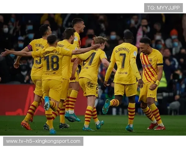 西甲焦点战巴萨与皇马再度交锋，国家德比火爆全场，西甲巴萨vs皇马全场