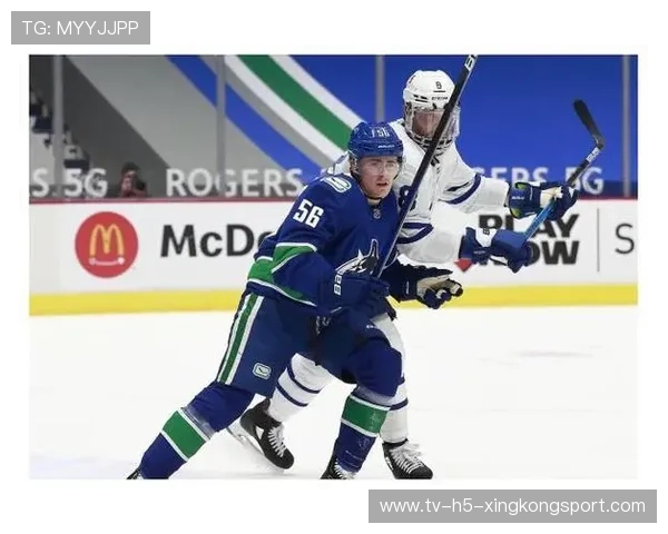 赖斯长驱直入连过两人后分球左翼:一脚撬开防线的艺术 赖斯长驱直入连过两人后分球左翼:一脚撬开防线的艺术